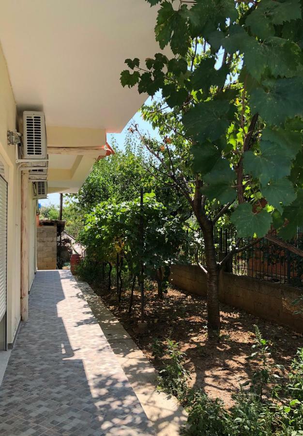 Hotel Villa Ago Permet Exterior photo